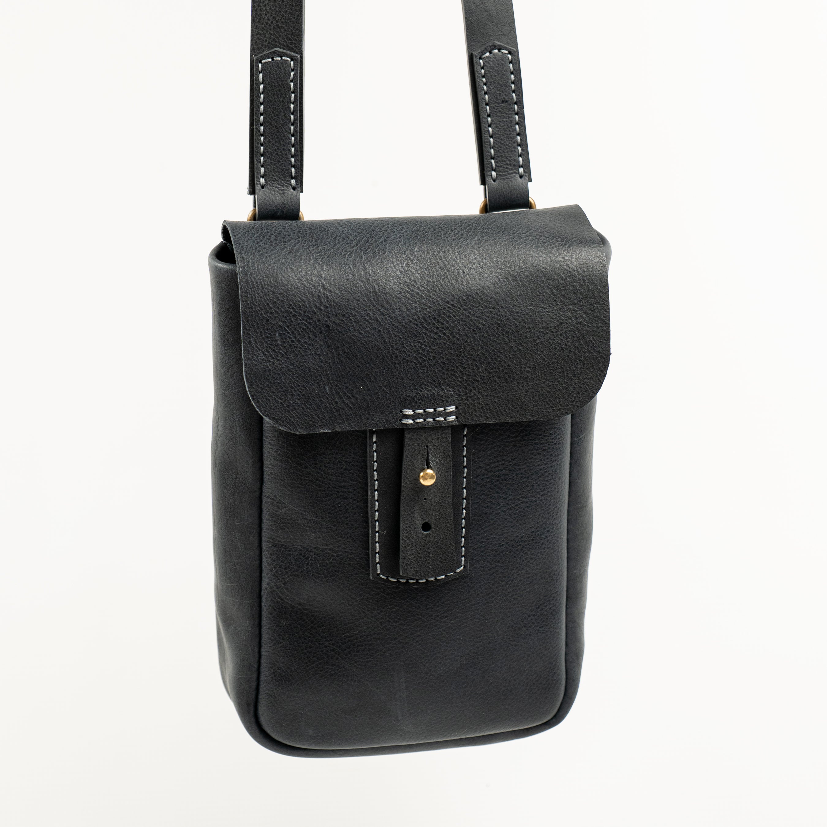  Leather Avery vertical messenger bag - PDF pattern + DXF + Video by Vasile and Pavel - frontal view
