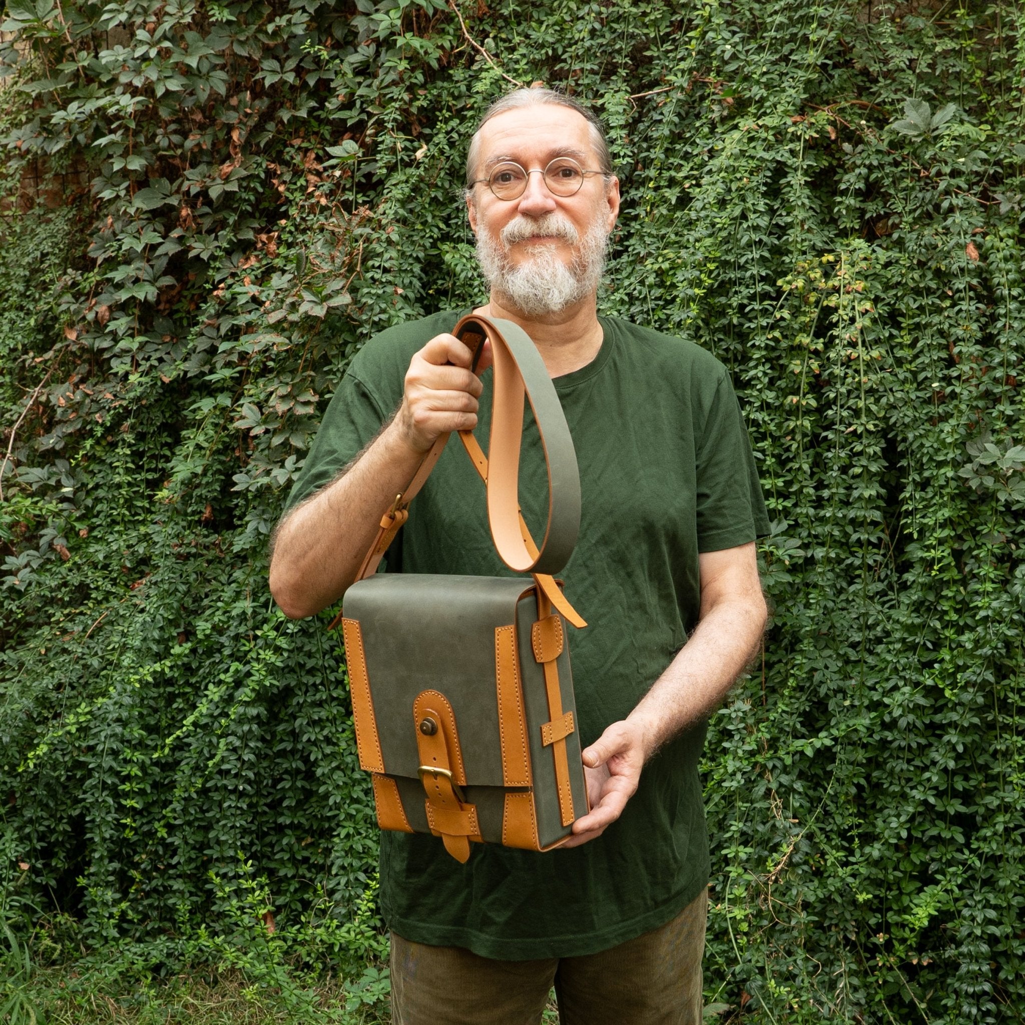 PDF Pattern and Instructional Video for James Crossbody Bag - Vasile and Pavel Leather Patterns